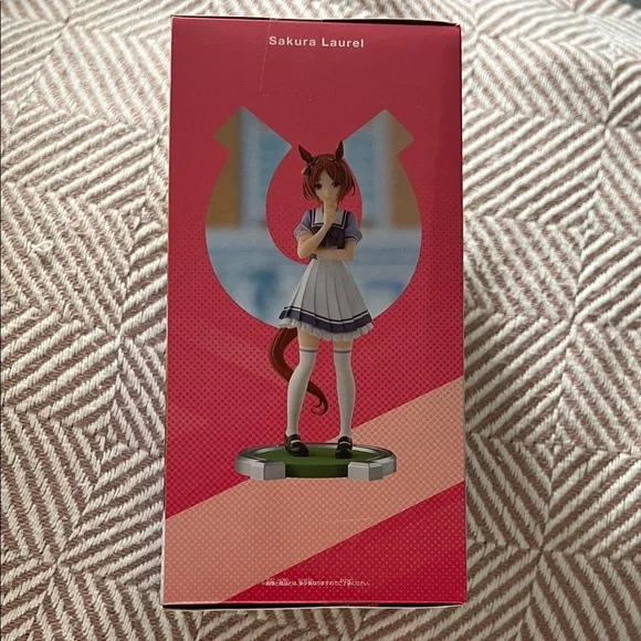 Sakura Laurel Anime Figure with Red and White Outfit - Picture 4 of 6